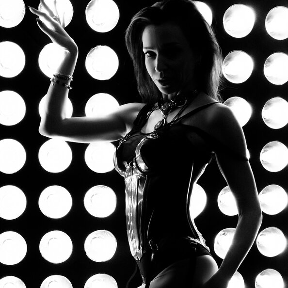 25-miss-barbarella-atrium-dominastudio.jpeg
