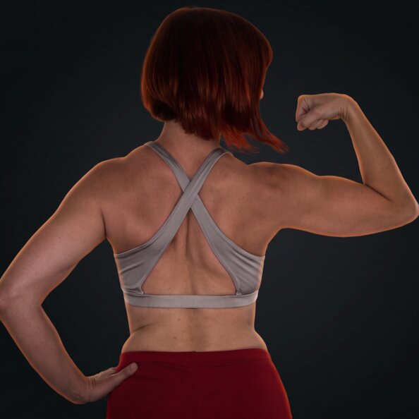 crew/lady-layla-lynx/05.Layla-Wrestling-Muscles.jpg