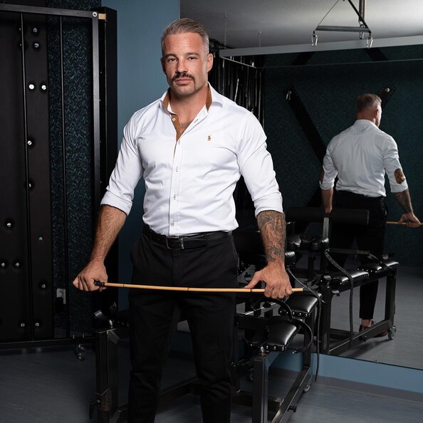 master-ragnar/10.Master_Ragnar_Rohrstock.jpeg