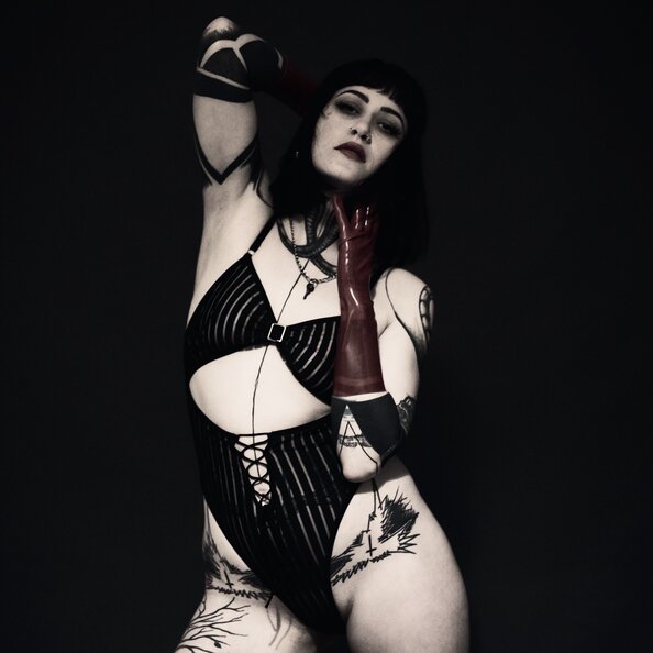 06-rosi-riot-dessous-verspielt.jpeg