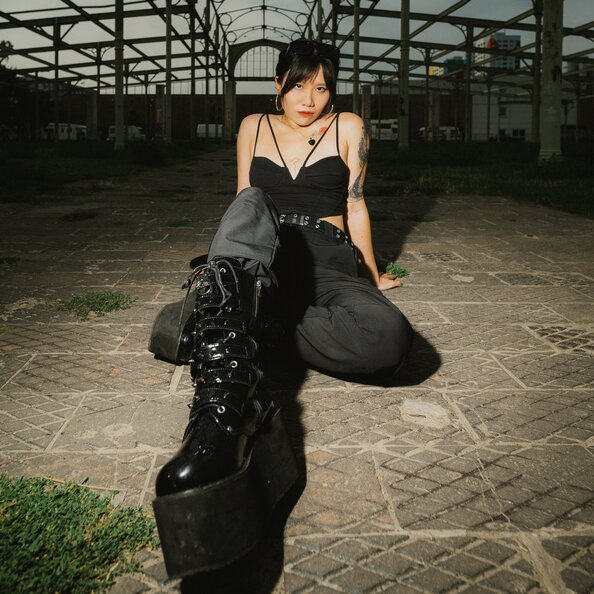 30.miss-voltage_boots.jpg