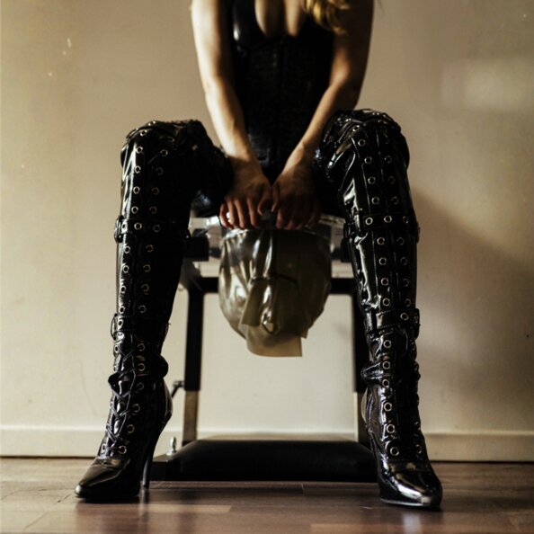 15.mistress-jane-klostuhl.jpg