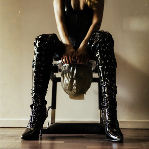 15mistress-jane-klostuhl.png