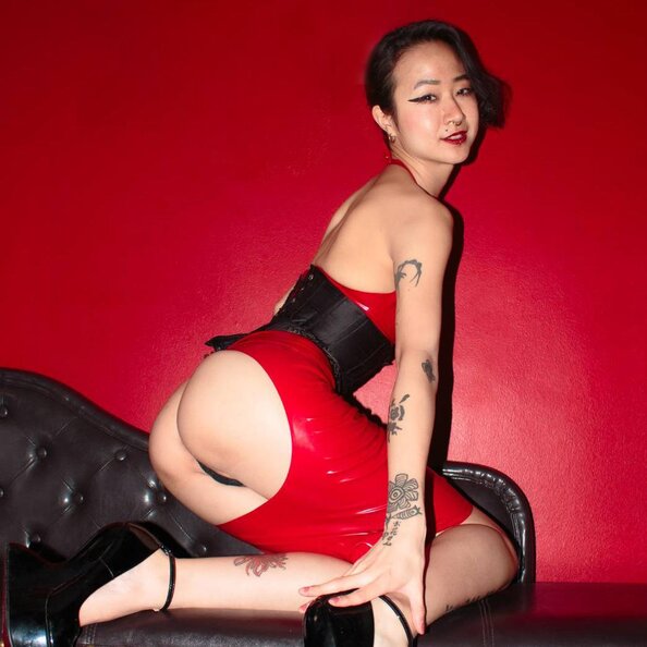 140.Mistress_Koto_red_Latex.jpeg