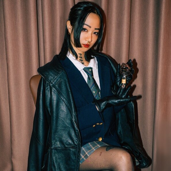20.Mistress_Koto_Ledermantel.jpg