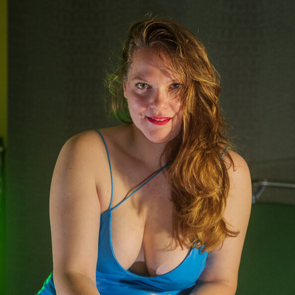 30-raphaela-morning-blau-mit-blick-kopie.jpg