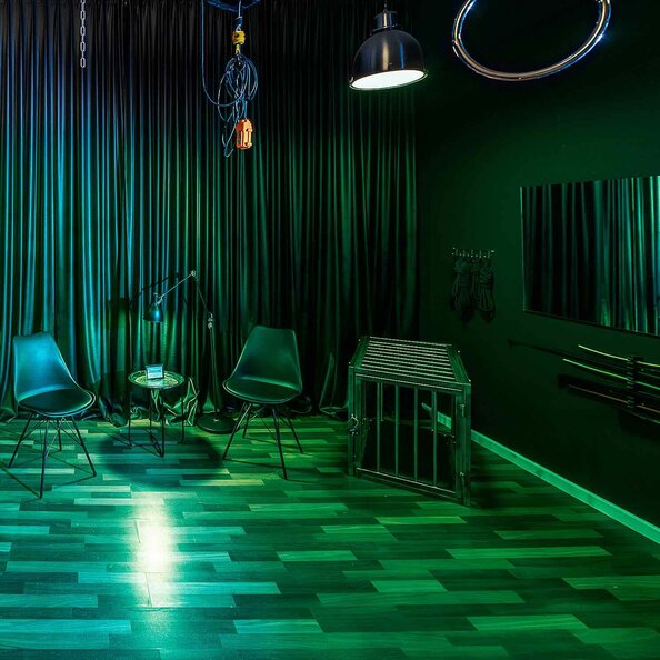 05-empfang-domina-bizarrstudio-atrium-bdsm.jpeg